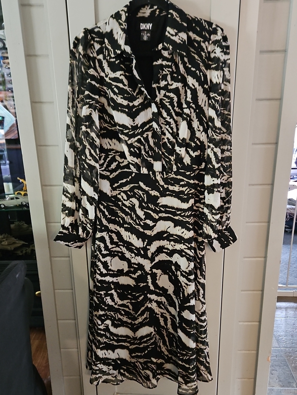 DKNY Black and White Printed Midi Dress Sz Large.